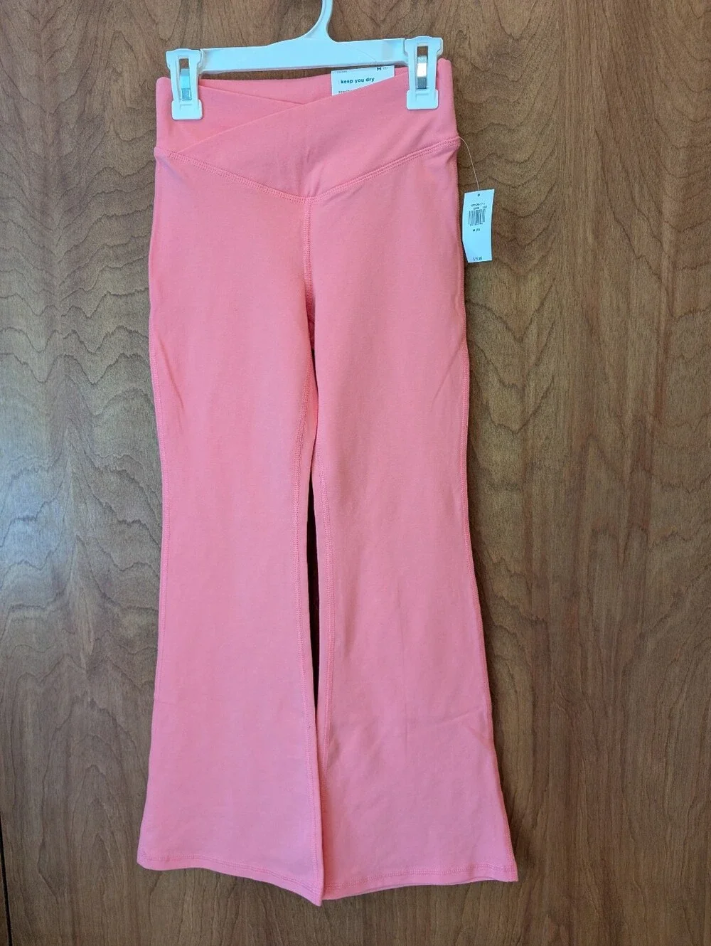 NWT Old Navy Coral Pink Flare Powerchill Leggings M(8)